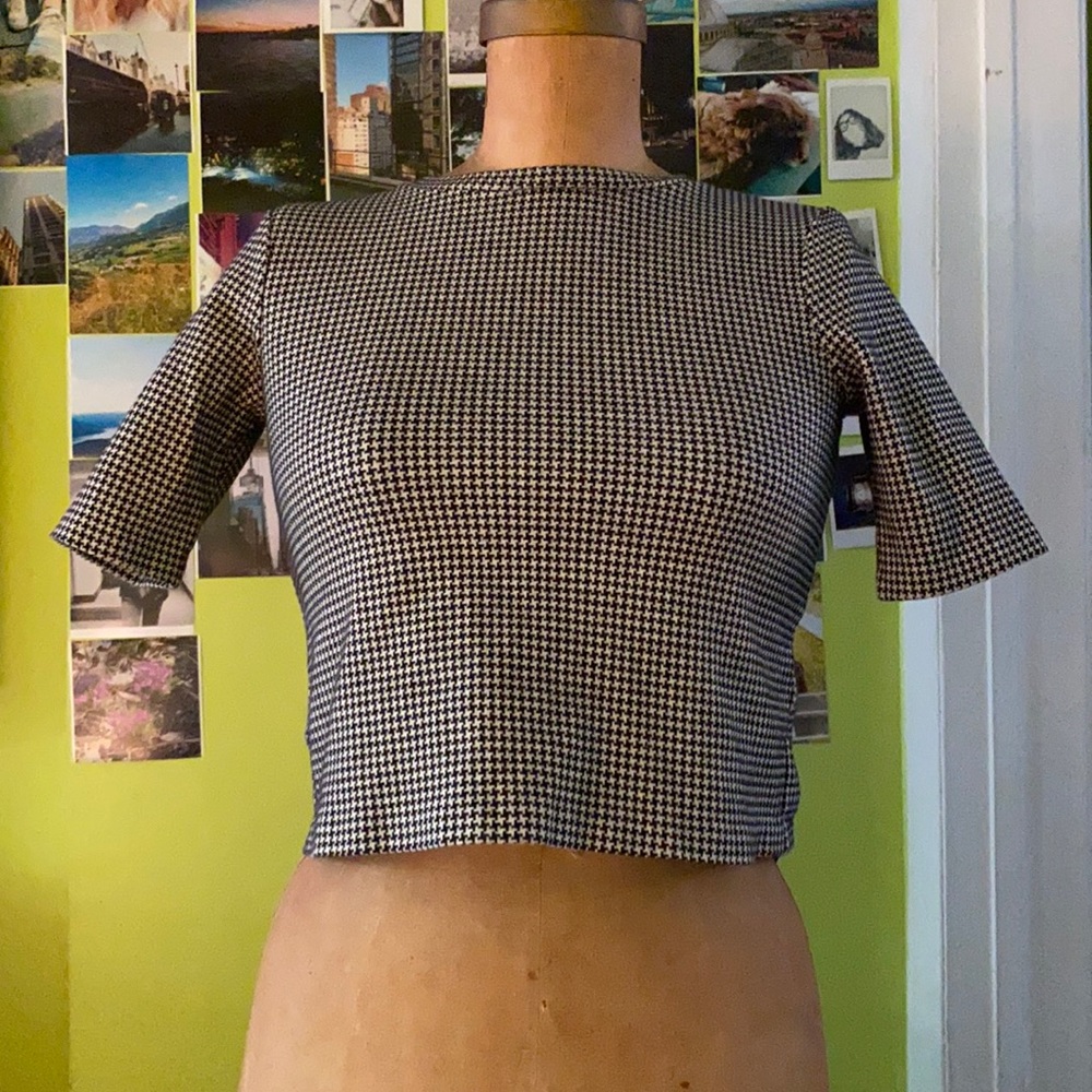 Theory Houndstooth Short Sleeve Crop Top